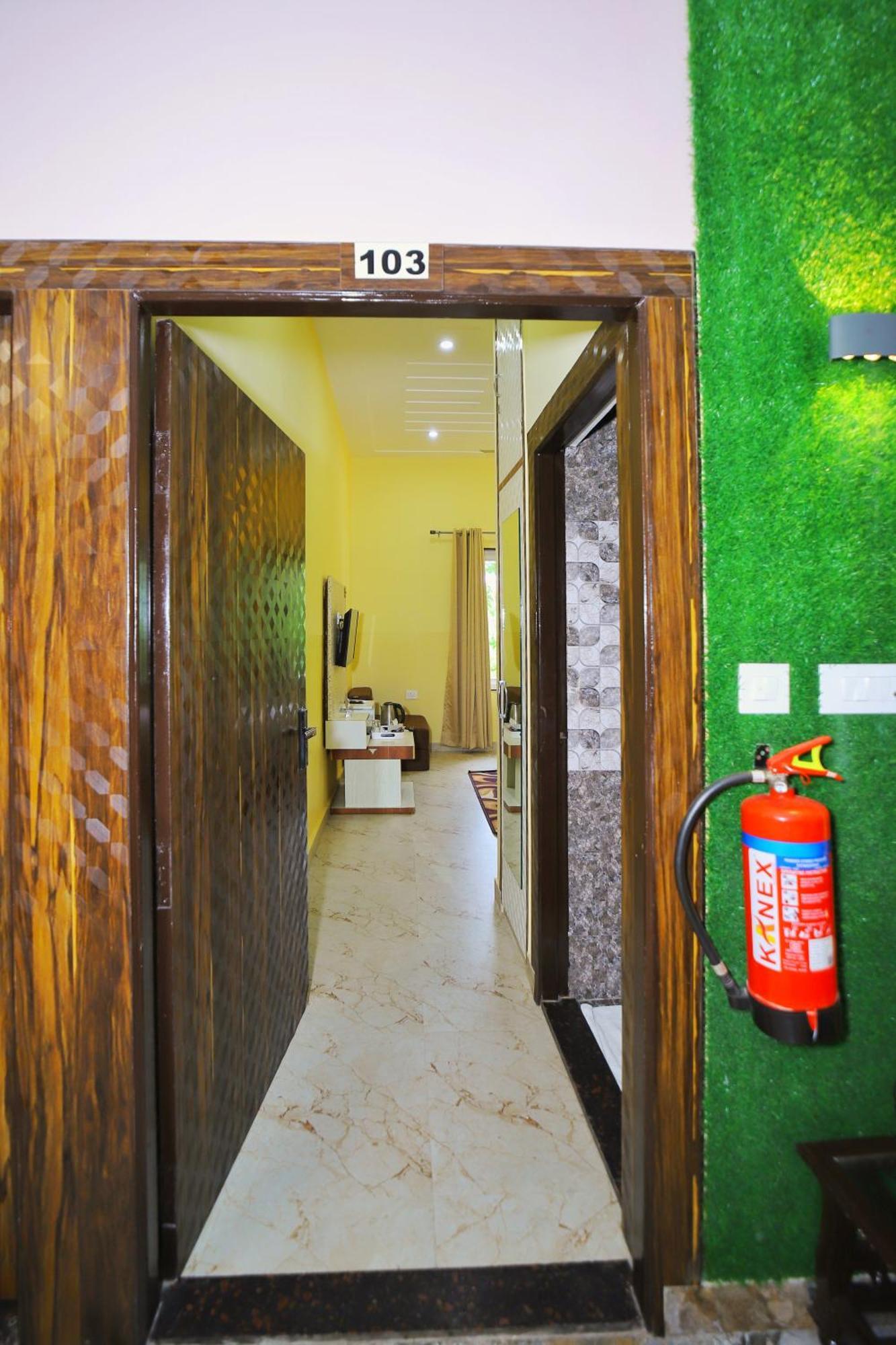 Appartamento The Orchid Retreat Agra  Esterno foto
